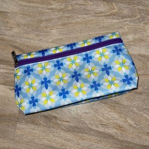 ♦️5 for $25! ♦️Clinique Make Up Bag